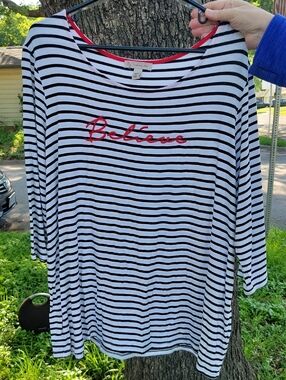 Dress Barn White & Black Striped "Believe" Womens Top with Red Accent 3/4 Sleeve